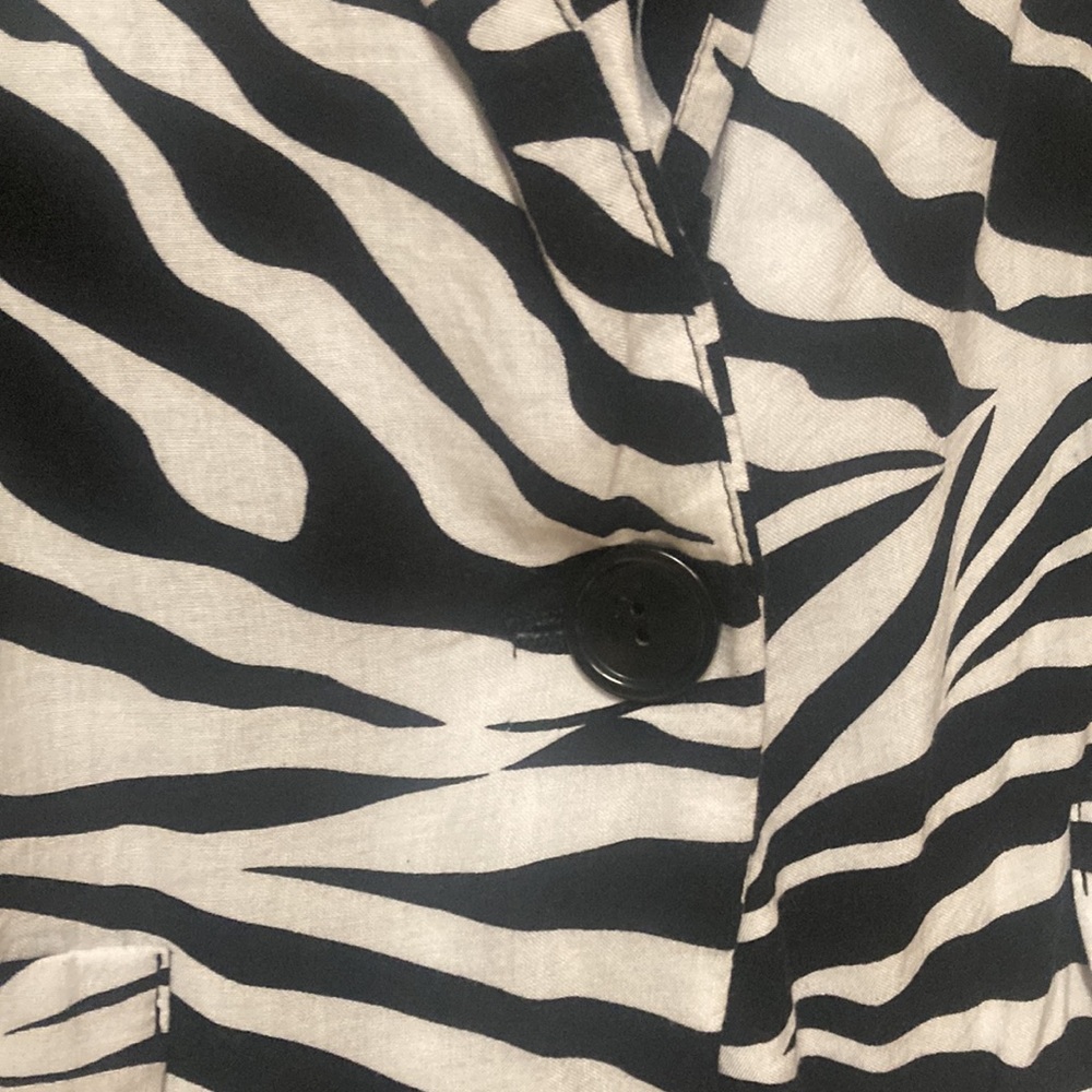 Lightweight Zebra Print Jacket - Picture 3 of 8